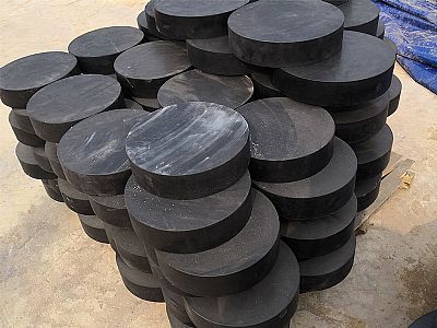 靖江市板式橡胶支座由若干层橡胶片与薄钢板经加压硫化